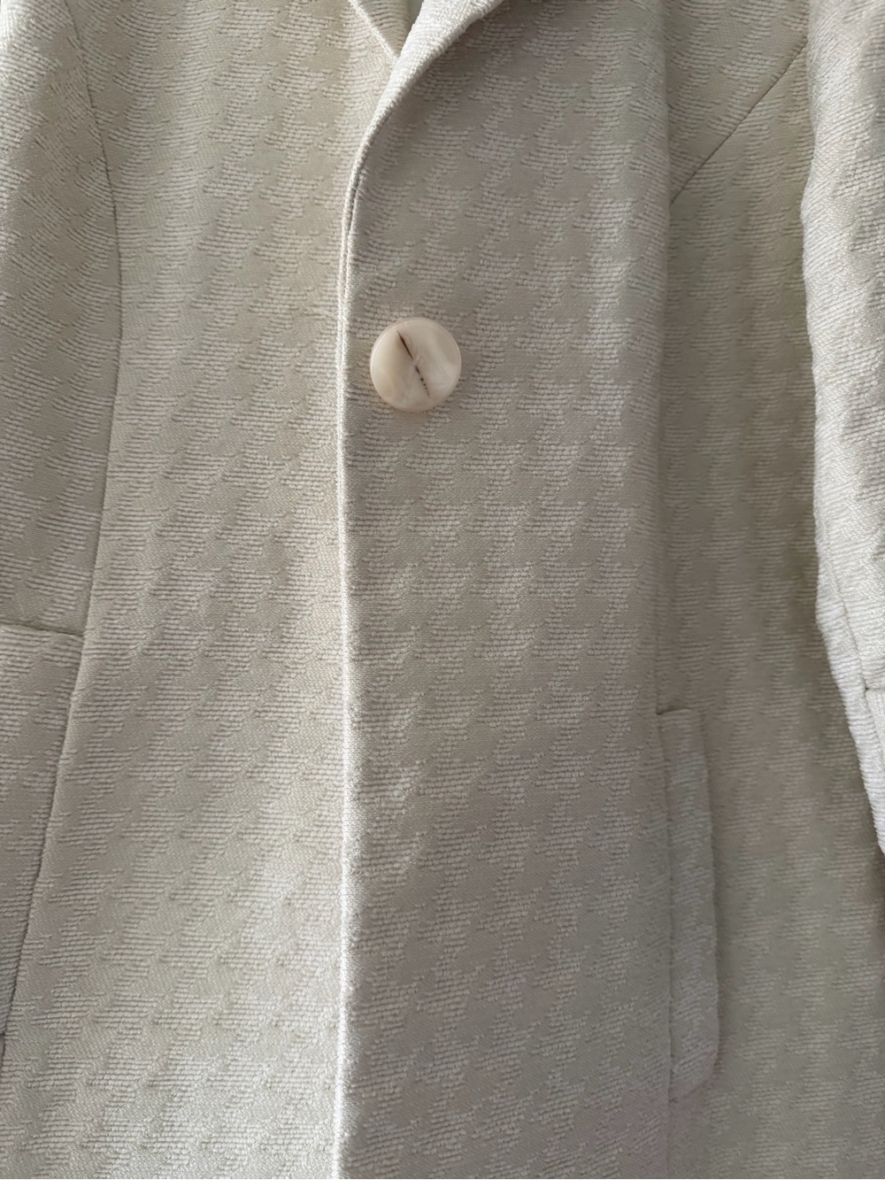 Cream Textured Single-Button Blazer Jacket - Picture 4 of 7